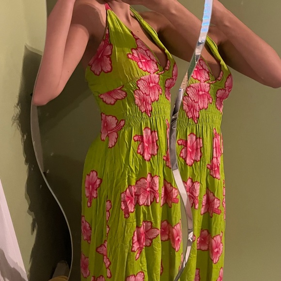 Floral print halter maxi dress. - Picture 2 of 4